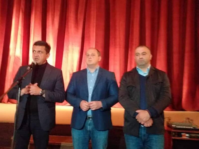 სოფელში შეხვედრების დასრულების შემდეგ, სამხარეო და ადგილობრივი ხელისუფლების...